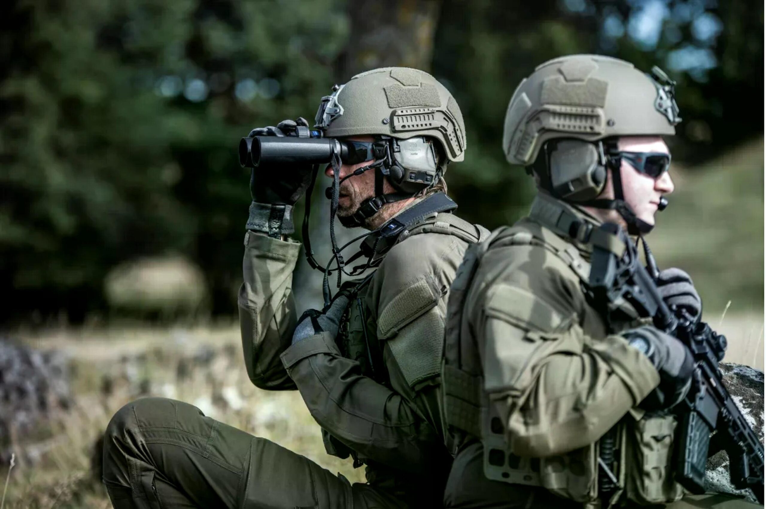 Активні тактичні навушники 3M PELTOR ComTac VIII (MT14H418A-86 GN), вертикальні з 1 аудіовиходом 4 контакт NATO та мікрофоном