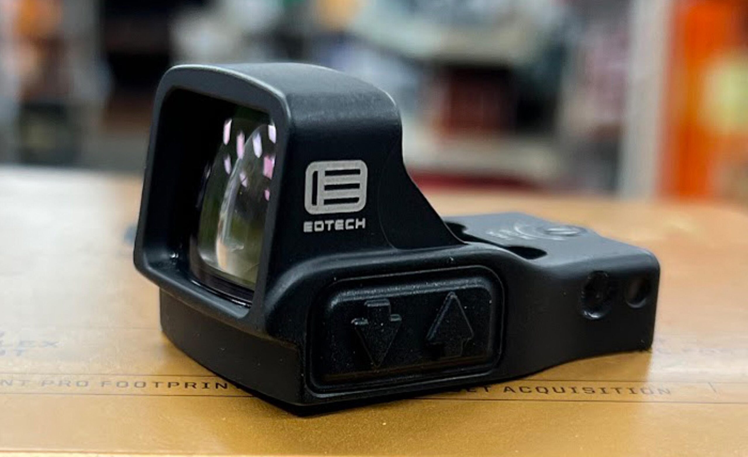 Коліматорний приціл пістолетний EOTech EFLX Mini 6MOA Blk