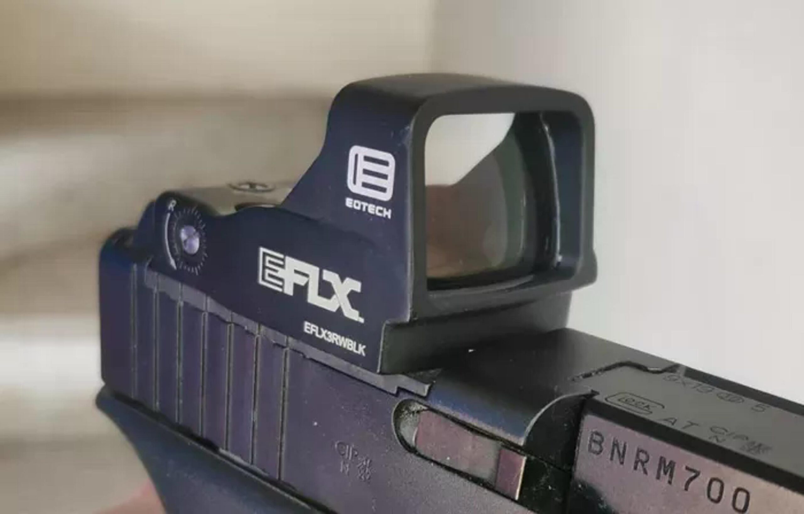 Коліматорний приціл пістолетний EOTech EFLX Mini 3MOA Blk