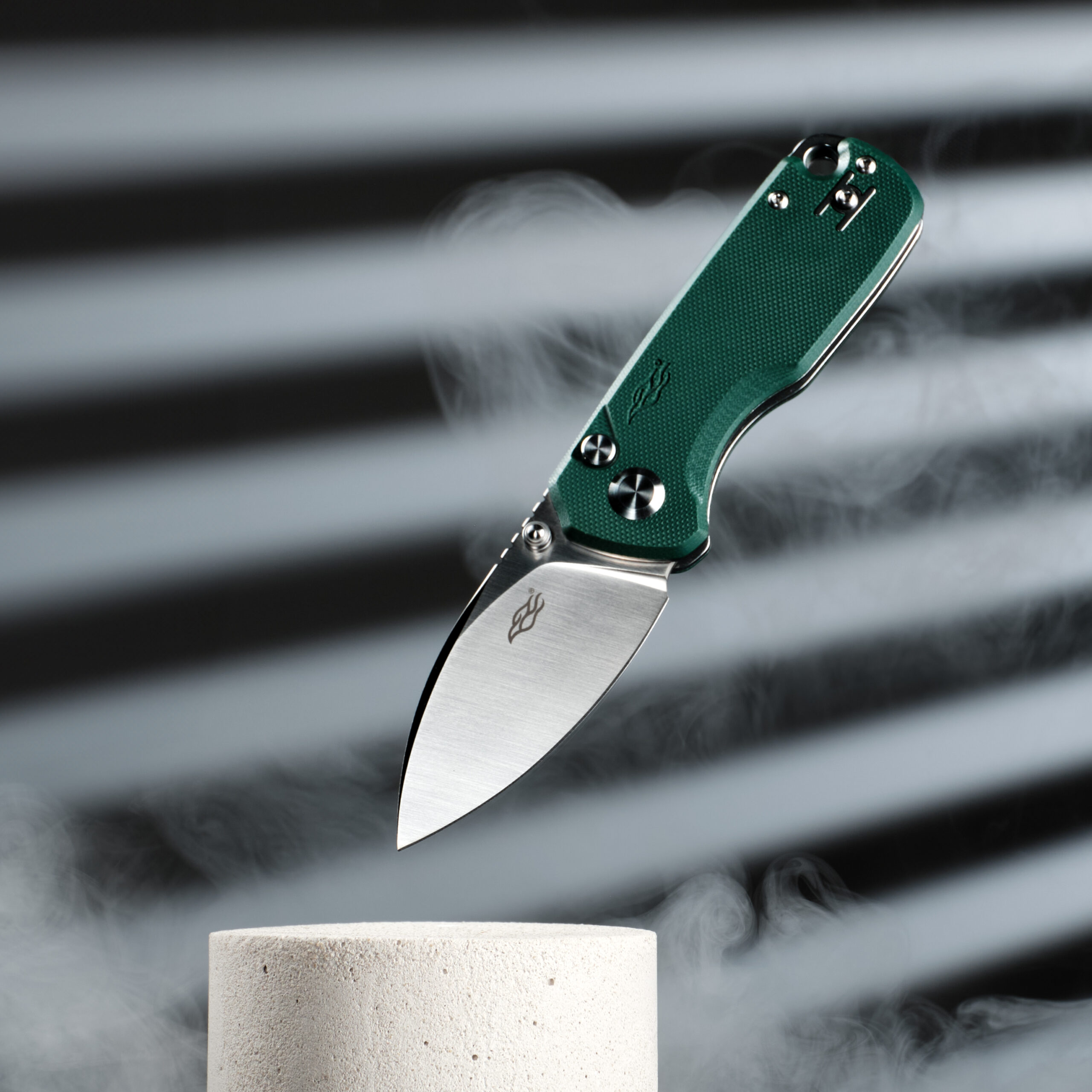 Ніж кишеньковий Firebird FH925 (6.5 см) D2 / G10 синьо-зелений