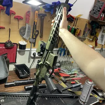 AR-15 у зеленому кольорі