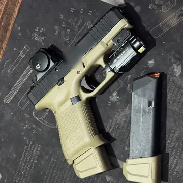 Glock: фарбування рамки FDE
