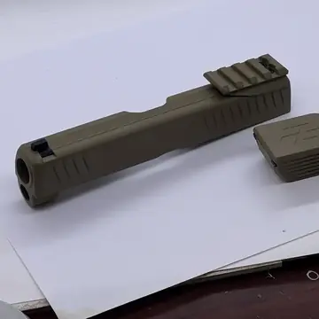 Затвор і п’ятка магазину: фарбування й гравіювання